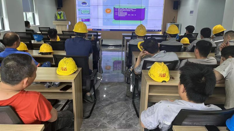 选址原则：贴近目标学员，交通便利